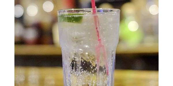 喝蘇打水能降尿酸？真相來了！